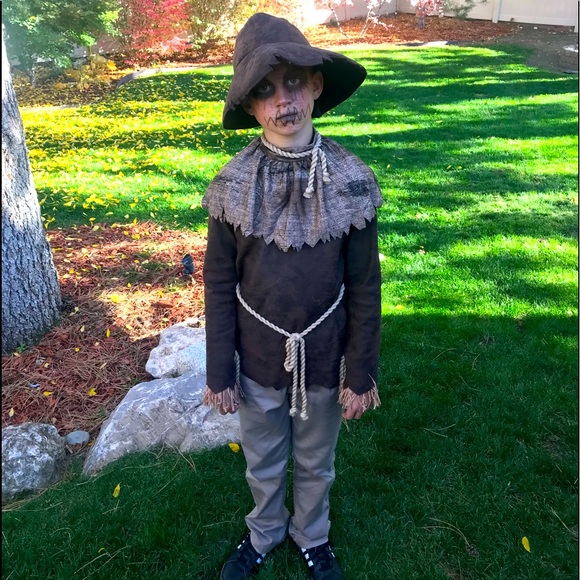 Scarecrow costume size 8/10. Turned out so cute with face paint. - Picture 1 of 3